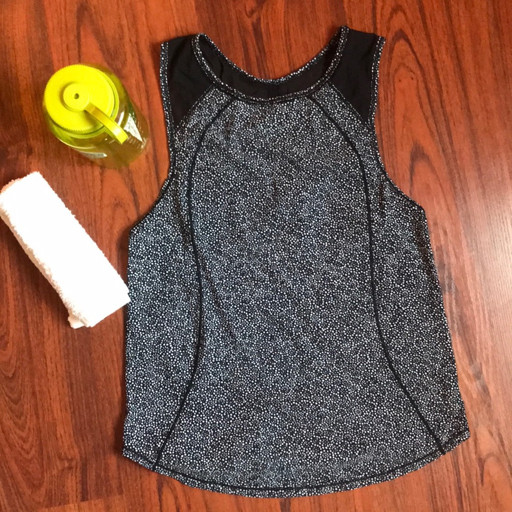 SIZE 4 lululemon sleeveless tank! 🍋